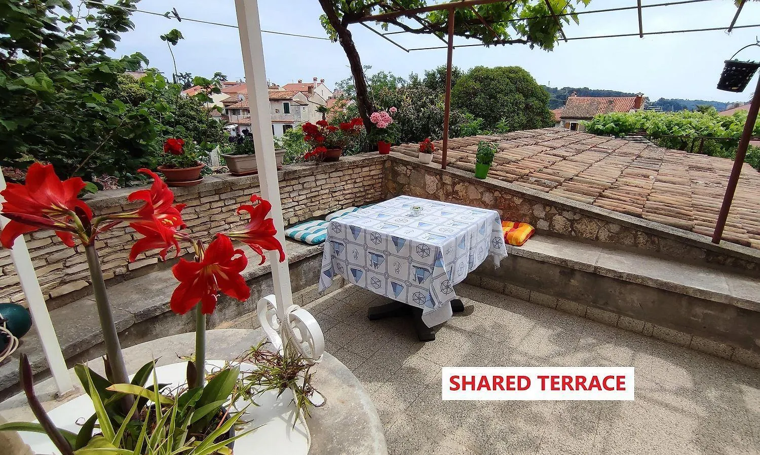Charmantes Apartment Nur 700 Meter Zum Strand Mit Terrasse Und Balkon Rovinj