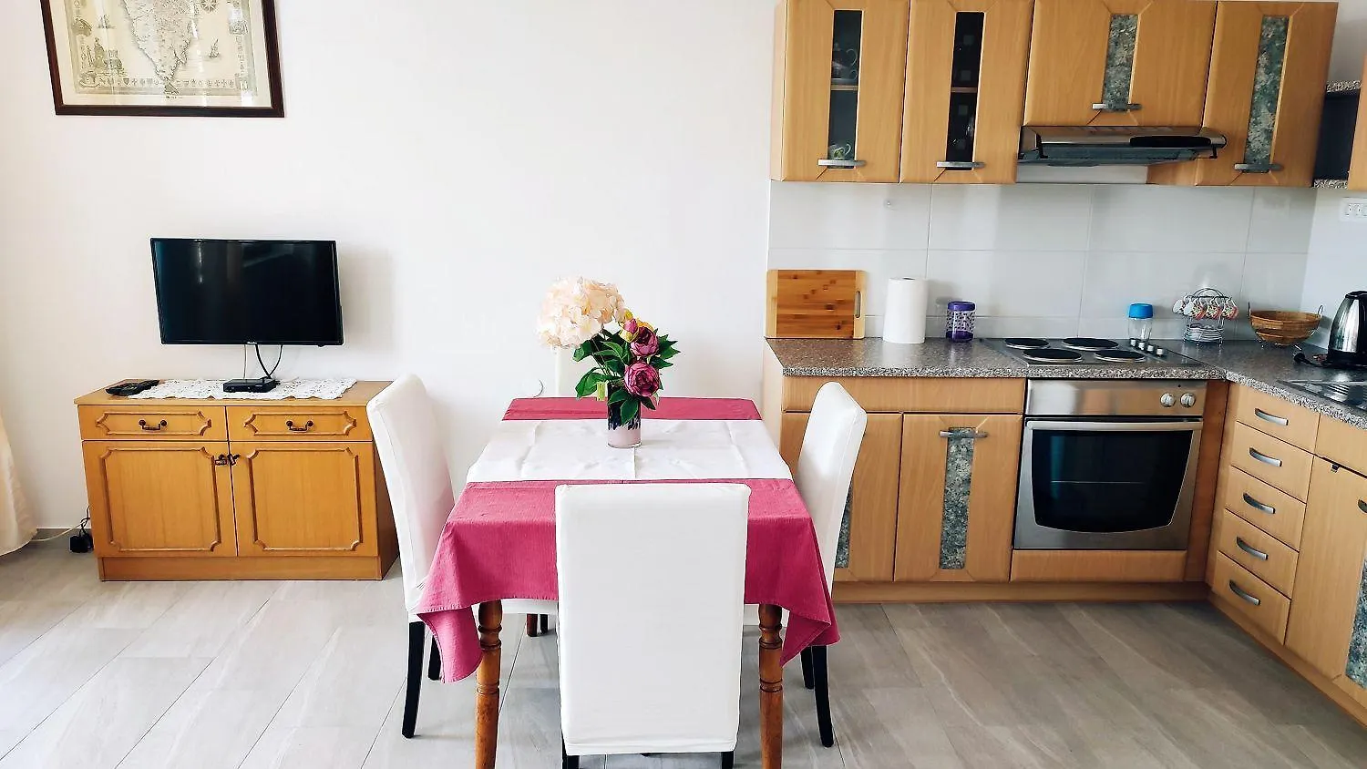 Charmantes Apartment Nur 700 Meter Zum Strand Mit Terrasse Und Balkon Rovinj